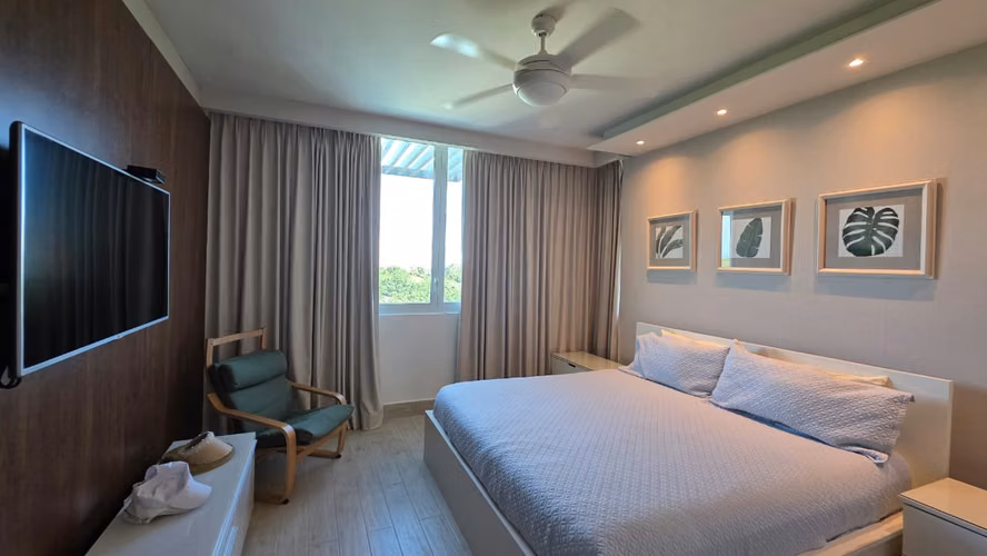 Venta de Apartamento Amoblado en PH Solea – Punta Barco