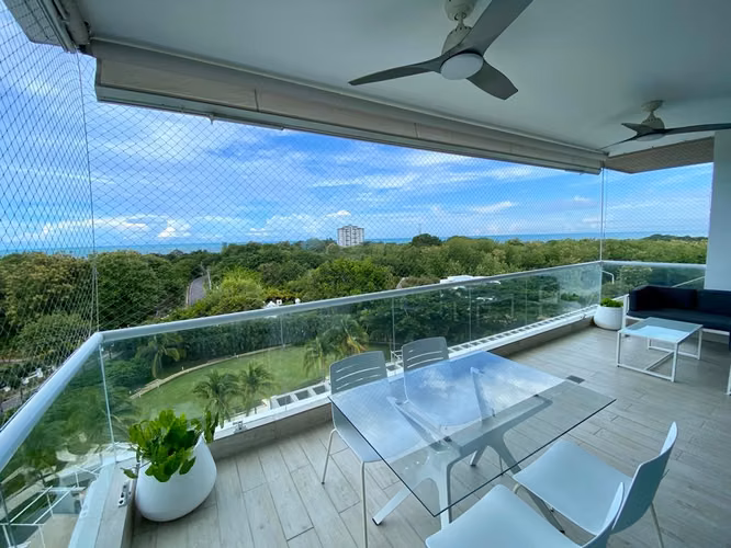 Venta de Apartamento Amoblado en PH Solea – Punta Barco