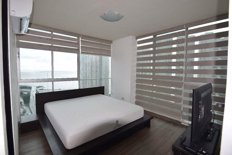 Se Alquila Elegante Apartamento Amoblado – PH Waterview, Avenida Balboa