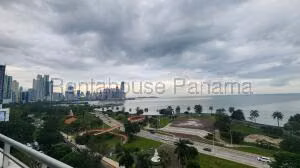 Venta de Apartamento con 110m2 en Avenida Balboa PH Destiny 27-617SR