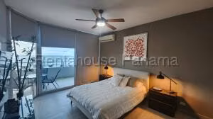 Venta de Apartamento con 110m2 en Avenida Balboa PH Destiny 27-617SR
