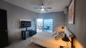 Venta de Apartamento con 110m2 en Avenida Balboa PH Destiny 27-617SR