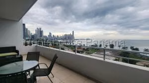 Venta de Apartamento con 110m2 en Avenida Balboa PH Destiny 27-617SR