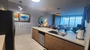 Venta de Apartamento con 110m2 en Avenida Balboa PH Destiny 27-617SR