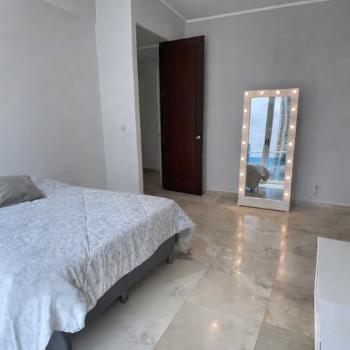 Apartamento en Punta Pacifica I con terraza y vista al mar