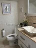 Venta de Casa con 264m2 en Versalles PH Versalles I  27-610SR