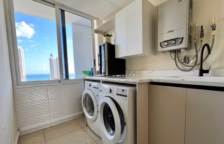 Apartamento en Costa del Este I con Amplio Balcón y vista a la ciudad
