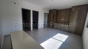 Venta de Casa con 353m2 en Altos de Panama PH Altos del Parque 27-620SR