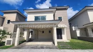 Sale of House with 353m2 in Altos de Panama PH Altos del Parque 27-620SR