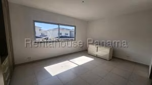 Venta de Casa con 353m2 en Altos de Panama PH Altos del Parque 27-620SR