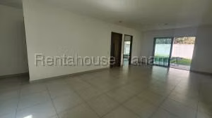 Venta de Casa con 353m2 en Altos de Panama PH Altos del Parque 27-620SR