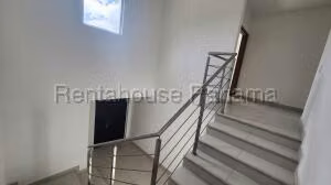 Venta de Casa con 353m2 en Altos de Panama PH Altos del Parque 27-620SR