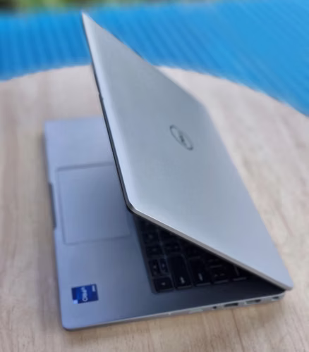 Potente Dell Latitud 5340 Core i7 1365U SSD 512GB 32GB RAM Como Nueva - Imagen 3