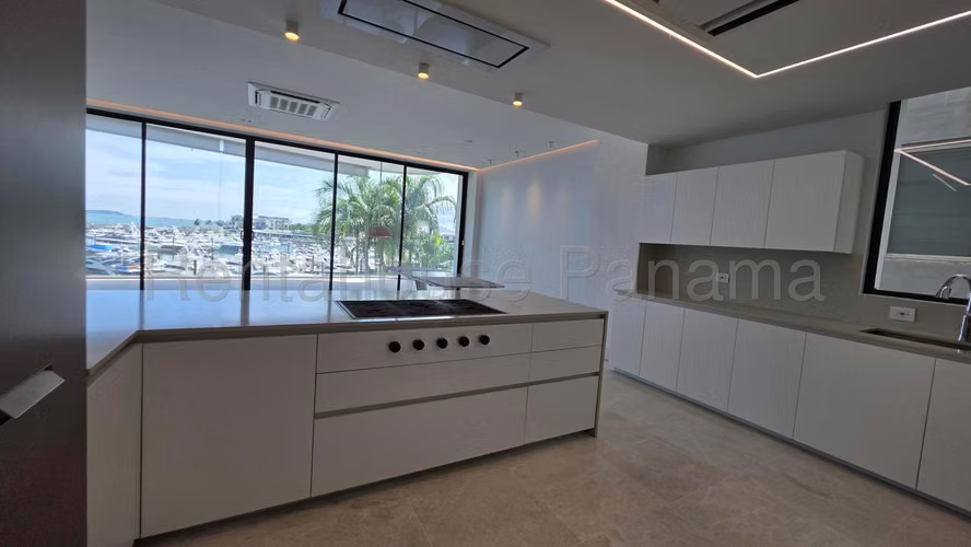 ALQUILER Apartamento de 281m2 en Ocean Reef AMD