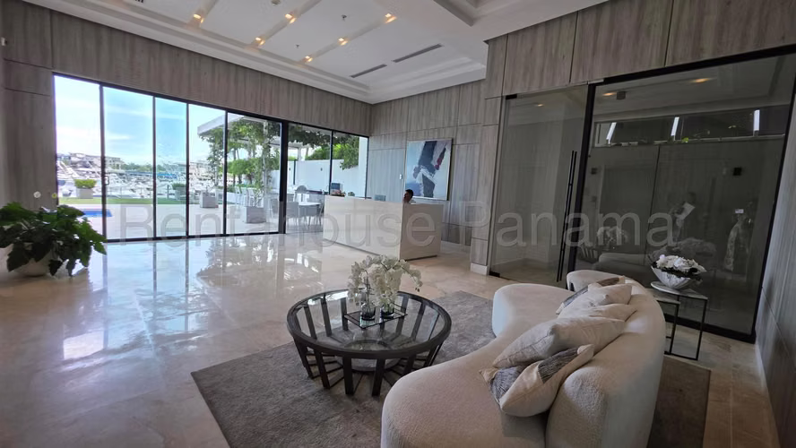 ALQUILER Apartamento de 281m2 en Ocean Reef AMD