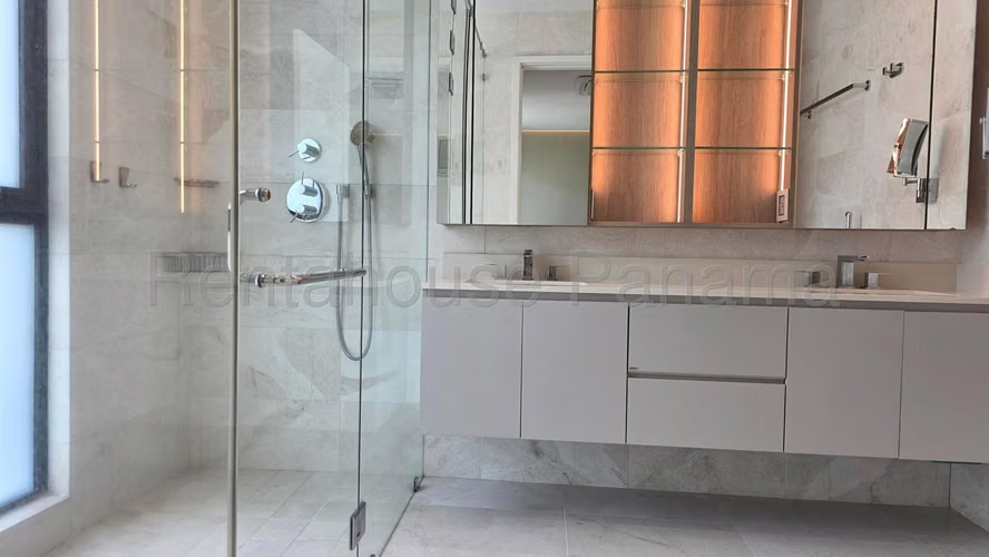 ALQUILER Apartamento de 281m2 en Ocean Reef AMD