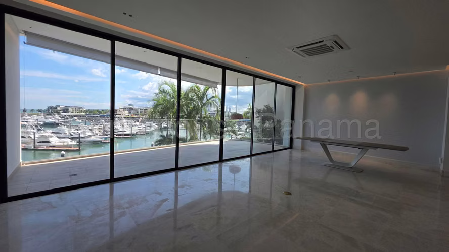 ALQUILER Apartamento de 281m2 en Ocean Reef AMD