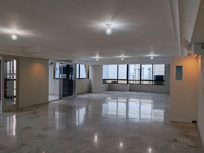 Enorme apartamento en Paitilla Penthouse