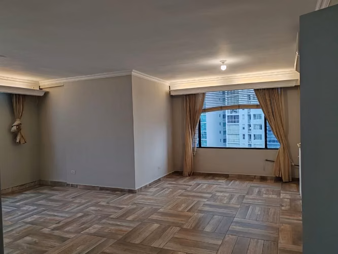 Enorme apartamento en Paitilla Penthouse