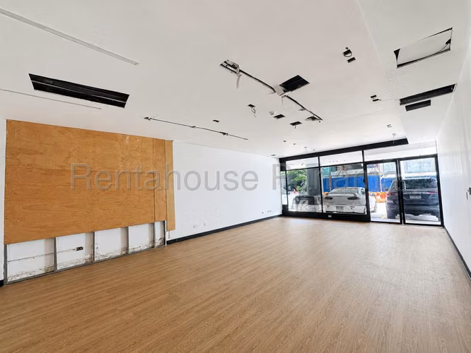 RR VENTA DE LOCAL EN MARBELLA TOWER ONE