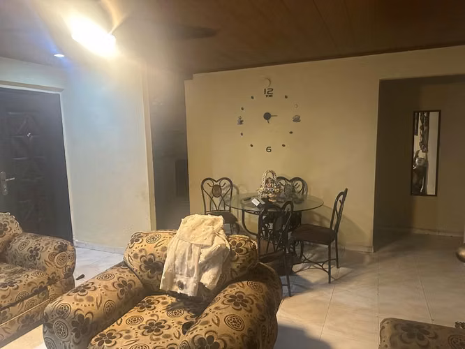 Rento casa en urbanización Don Bosco cerca del corredor. Sémi amoblada $850