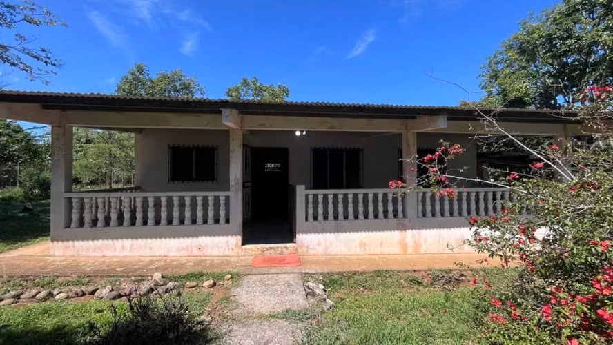 VENDO CASA EN TOLÉ CON AMPLIO TERRENO