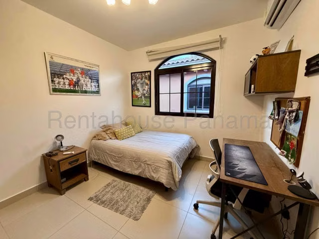 Alquiler de Casa en Costa Sur 26LBR8979