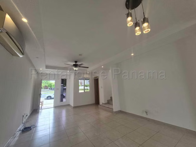 Venta de Casa en Brisas Del Golf Aventura Solo Cliente Directo MC