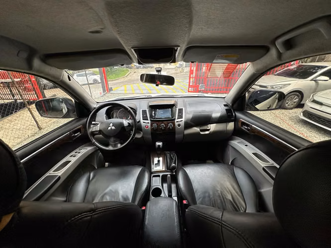 MITSUBISHI NATIVA EX 2012