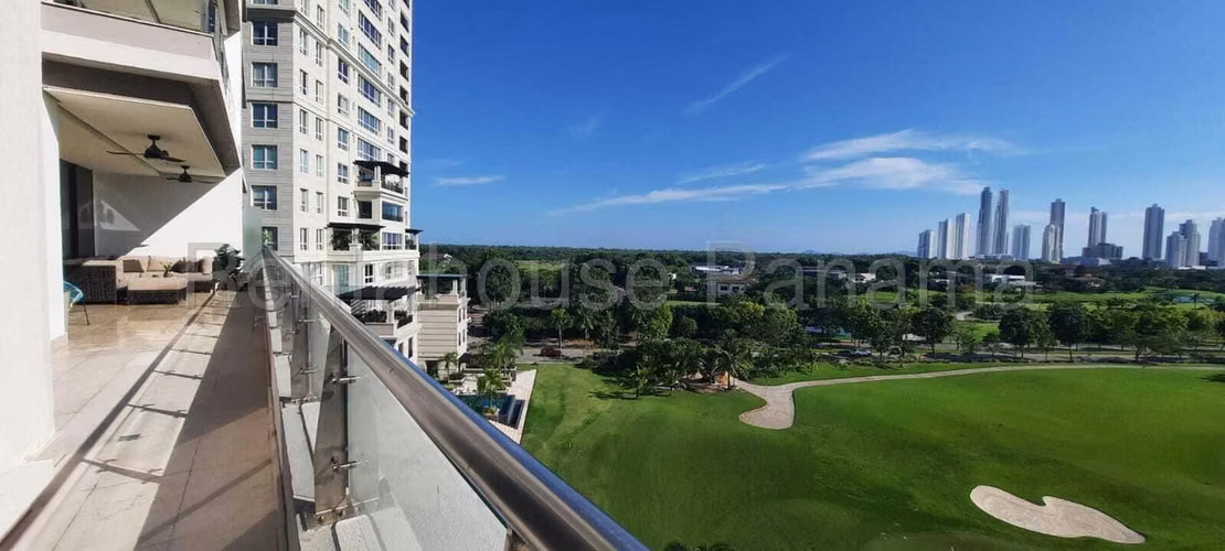 Apartamento en venta en PH La Vista onthe Green Santa Maria