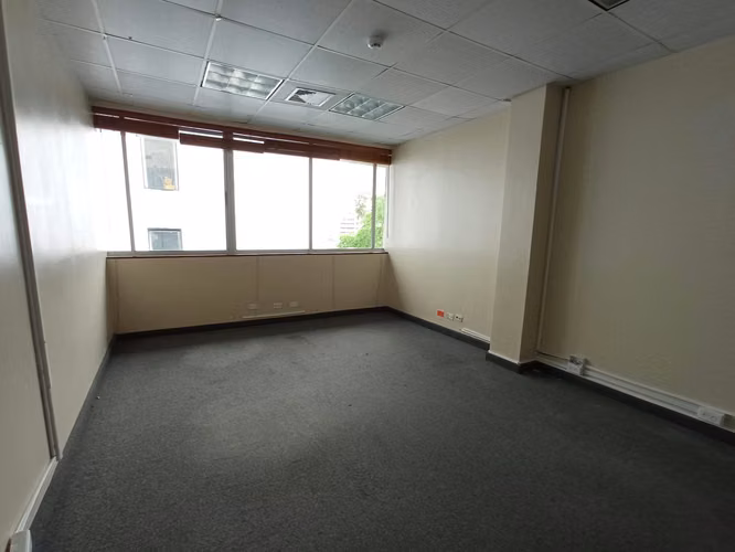 Alquiler de  Local Comercial en Via España Plaza Regency Solo Cliente Directo LFC