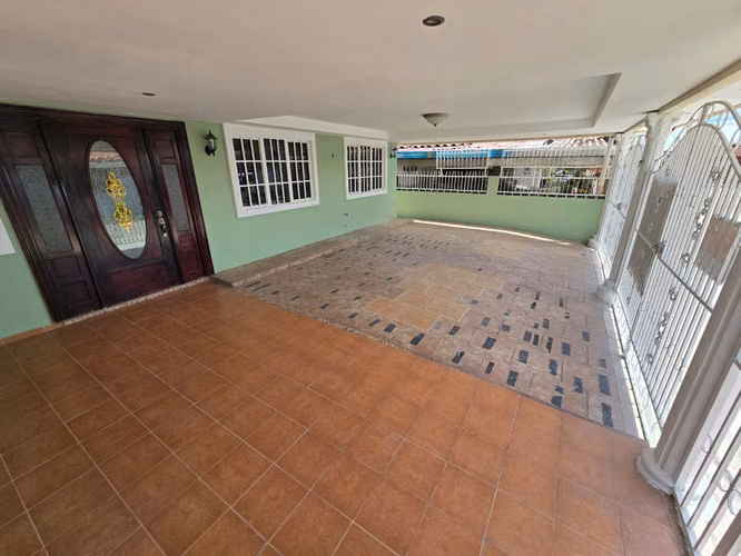 Casa en alquiler en Chanis