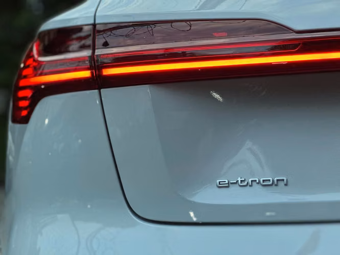 AUDI E-TRON 2020