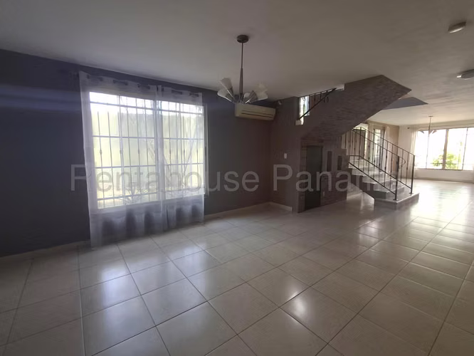 House for sale in Condado del Rey Paseo Dorado NS