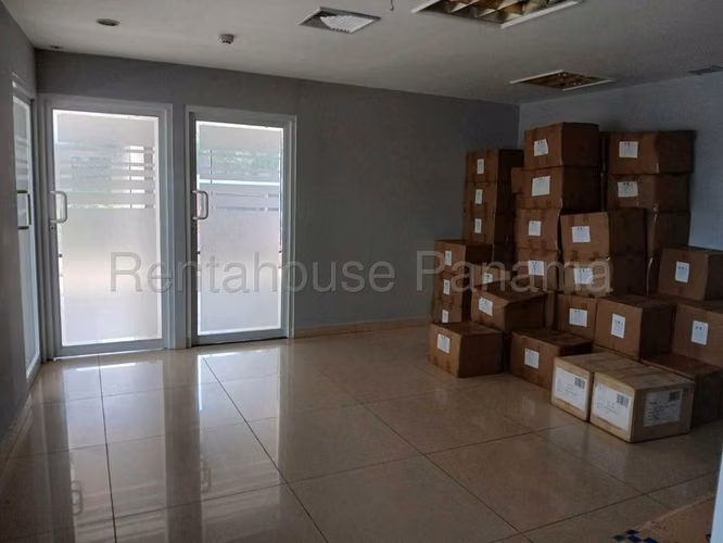 Oficina Comercial en Alquiler en El Dorado JG