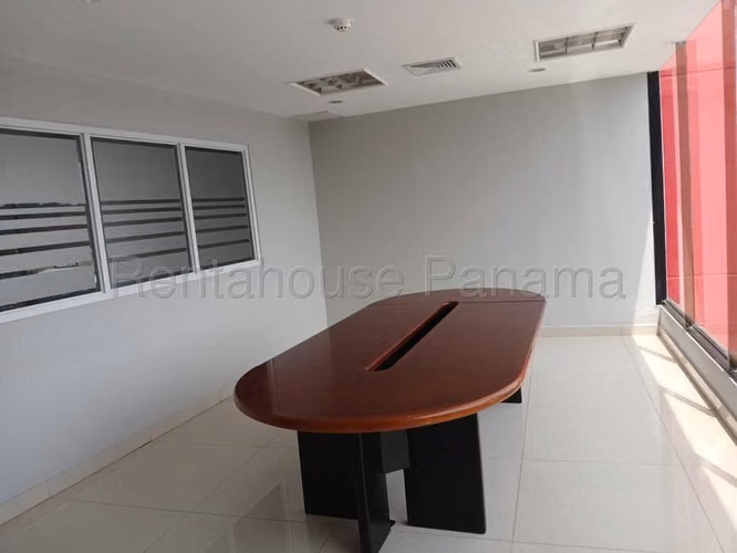 Oficina Comercial en Alquiler en El Dorado JG