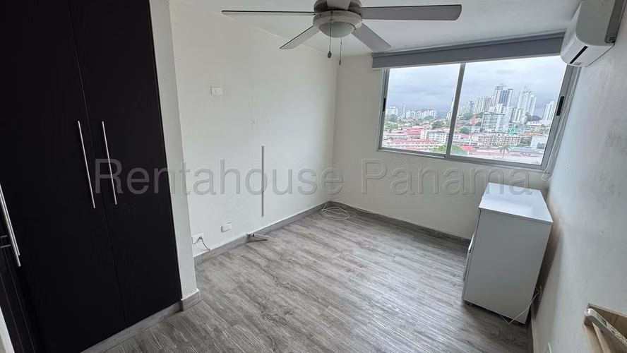 Apartamento en Alquiler en Carrasquilla. PH TEUS TOWER 1. 27LDC820