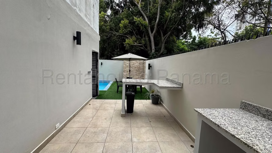 Apartamento en Alquiler en Carrasquilla. PH TEUS TOWER 1. 27LDC820