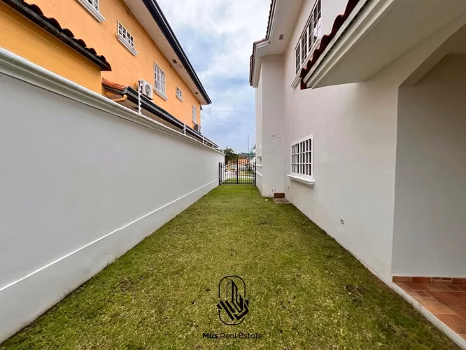 Casa en Venta – PH Rainforest Villas, Condado del Rey - DG