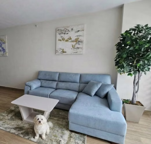 Apartamento en Altos de Golf I con balcon y excelente ubicacion