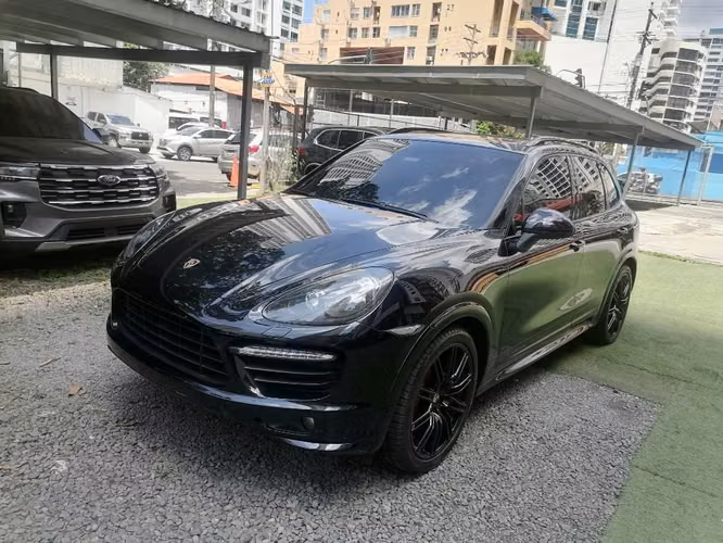PORSCHE CAYENNE GTS 2013