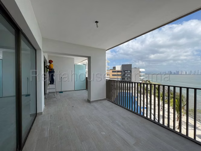 Se Vende Apartamento en Punta Pacifica LA27-791