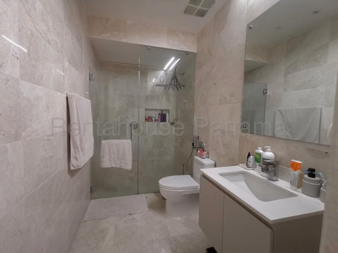 Se Vende Apartamento en Punta Pacifica LA27-791