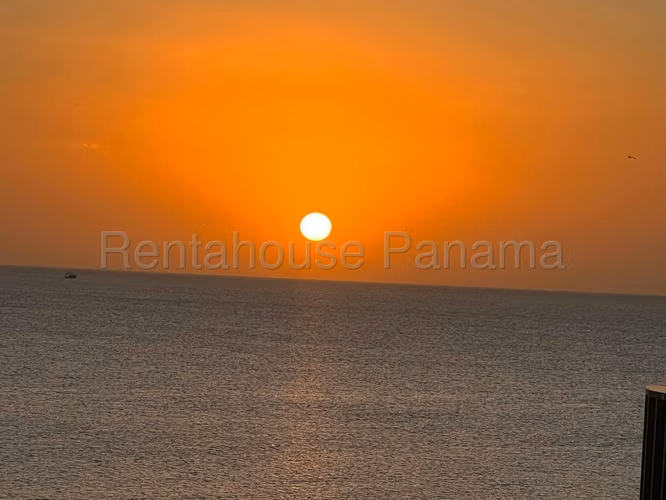 Se Vende Apartamento en Punta Pacifica LA27-791