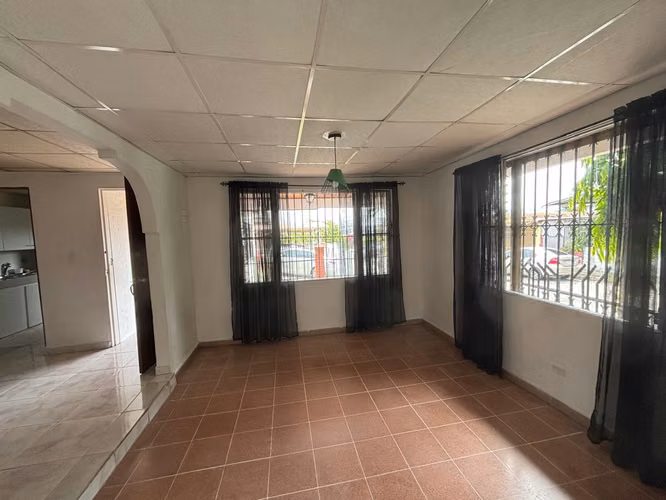 VENTA DE CASA EN VILLA LUCRE
