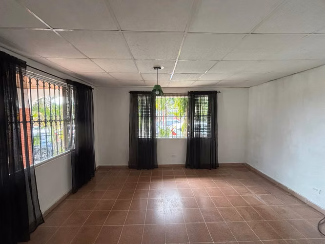 VENTA DE CASA EN VILLA LUCRE