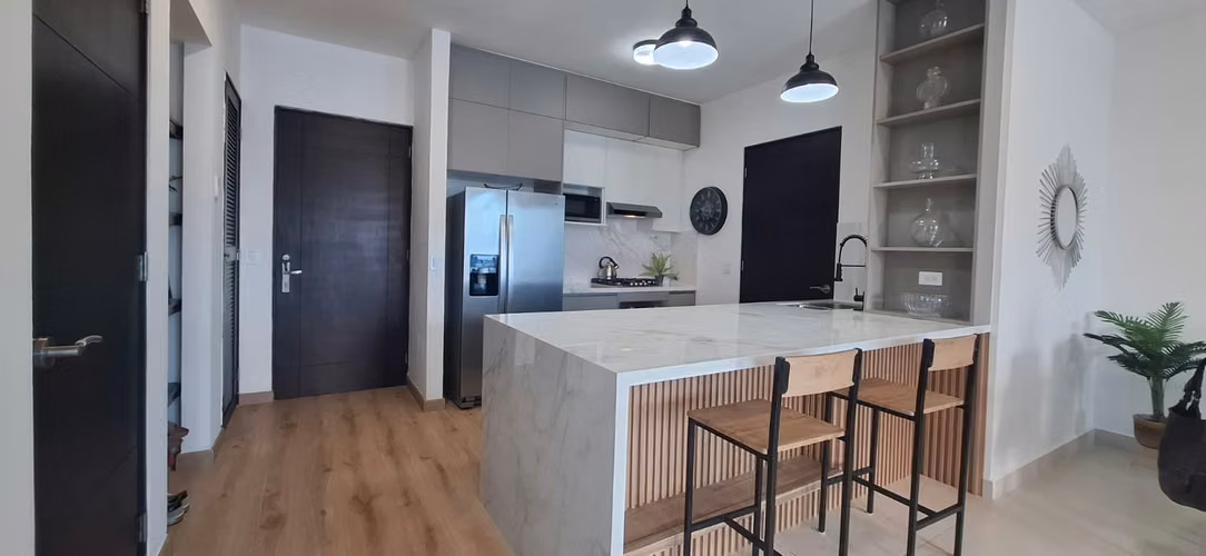 Alquiler B/.1,550 | Apartamento Amoblado con Vista al Mar | Ave. Balboa