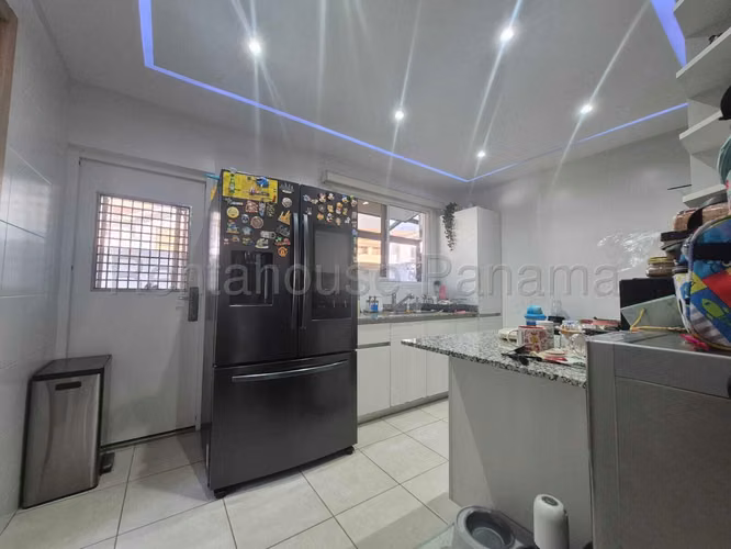 Se Vende Casa en Brisas Del Golf LA26-4450
