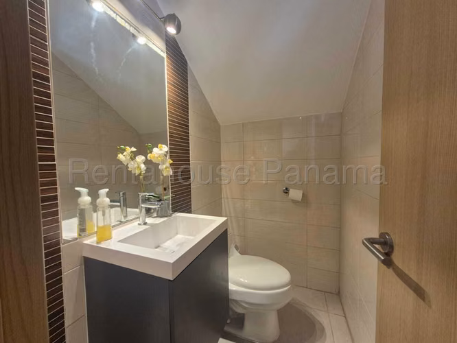 Se Vende Casa en Brisas Del Golf LA26-4450