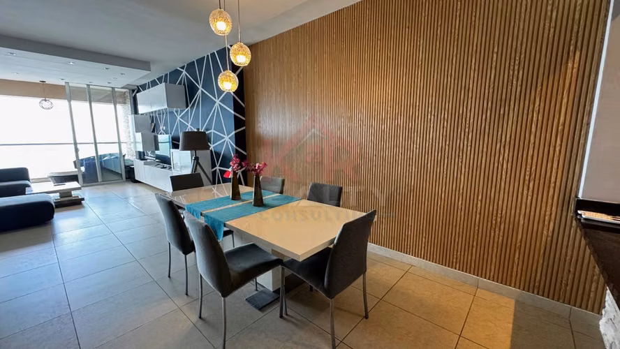 ALQUILER DE APARTAMENTO AMOBLADO EN AVENIDA BALBOA, P.H. RIVAGE, PISO ALTO